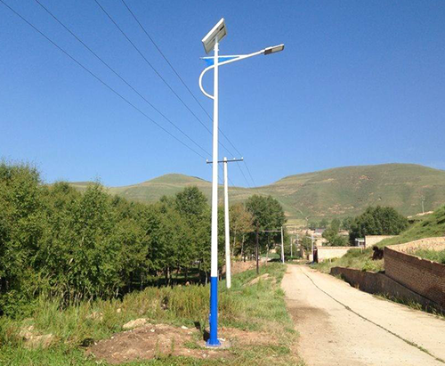 千亿体育与普通中杆路灯之间的区别